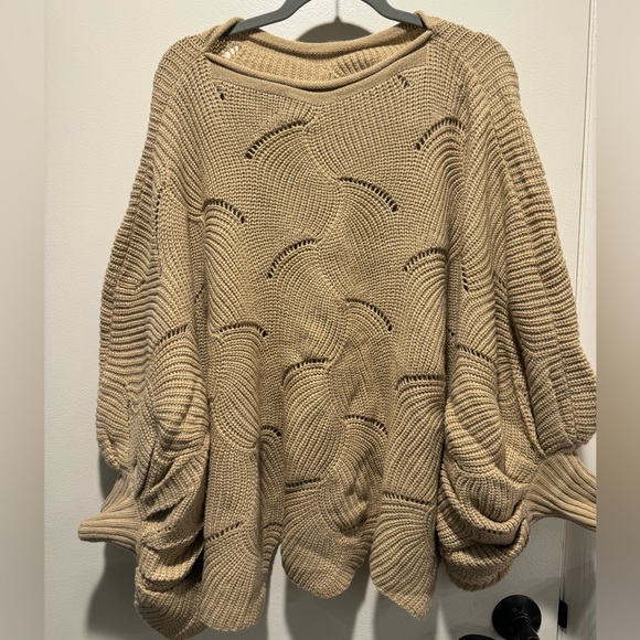 Crochet poncho - Picture 2 of 2